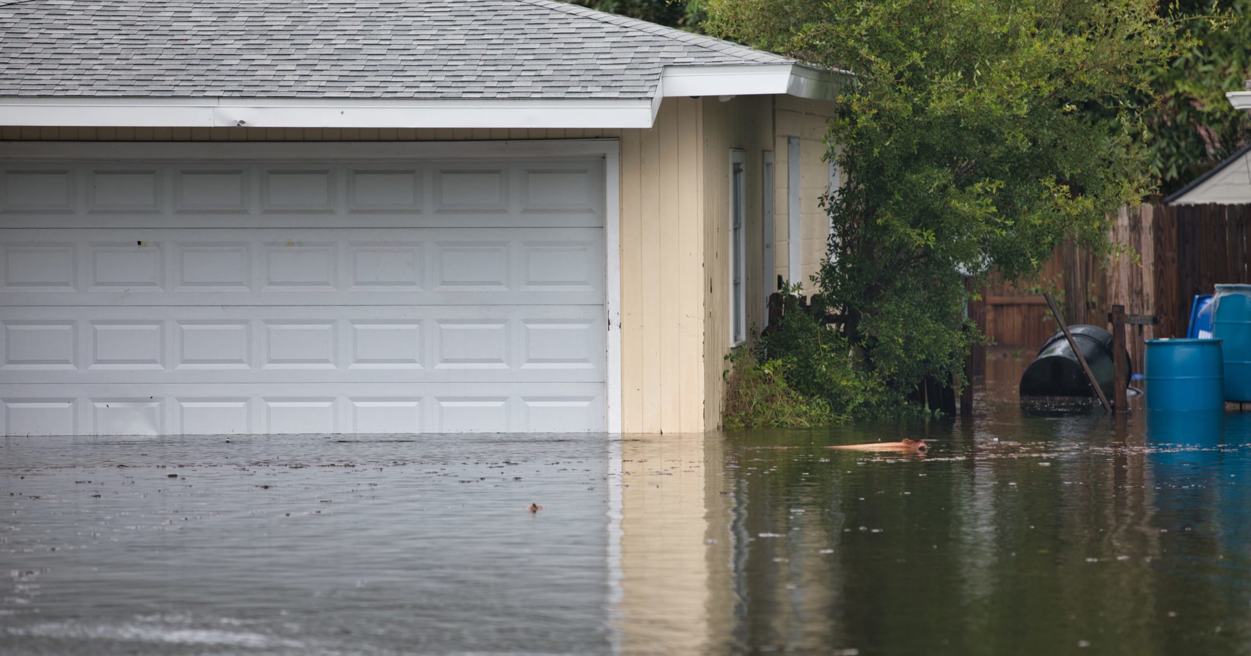 Quoi faire après une inondation : assurances, travaux après sinistre