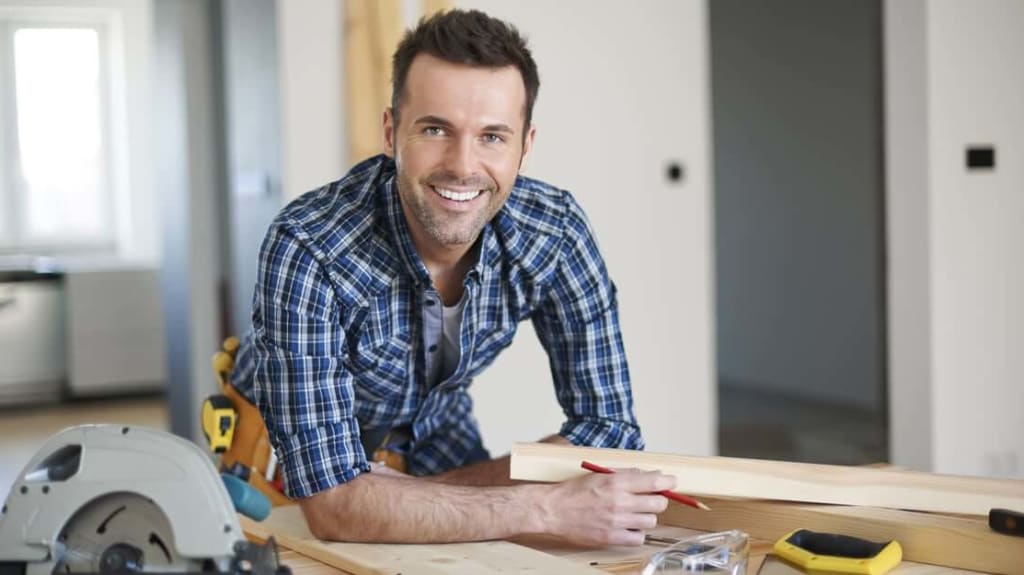entrepreneur-sur-chantier-réno-assistance