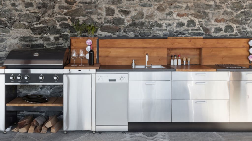 outdoor kitchen