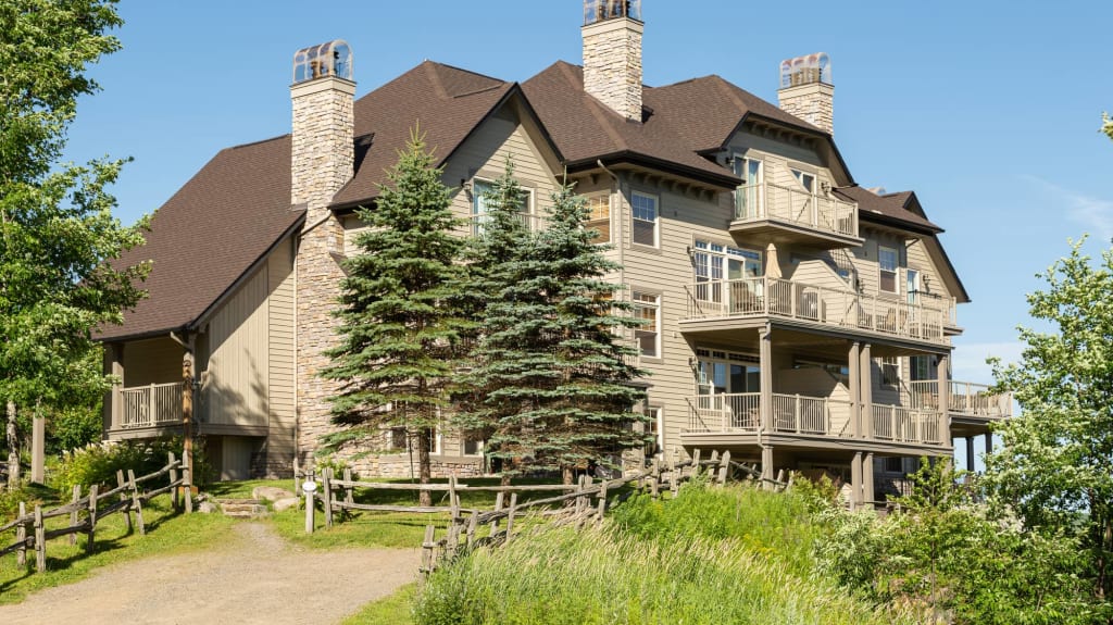 rustic condominiums in Mont-Tremblant
