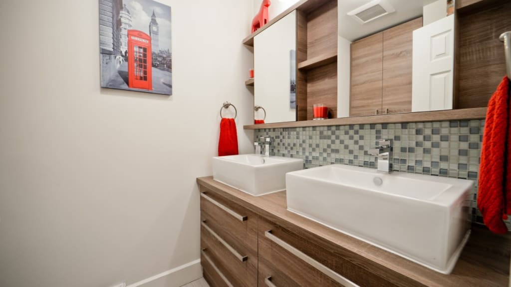 grande vanite de salle de bain