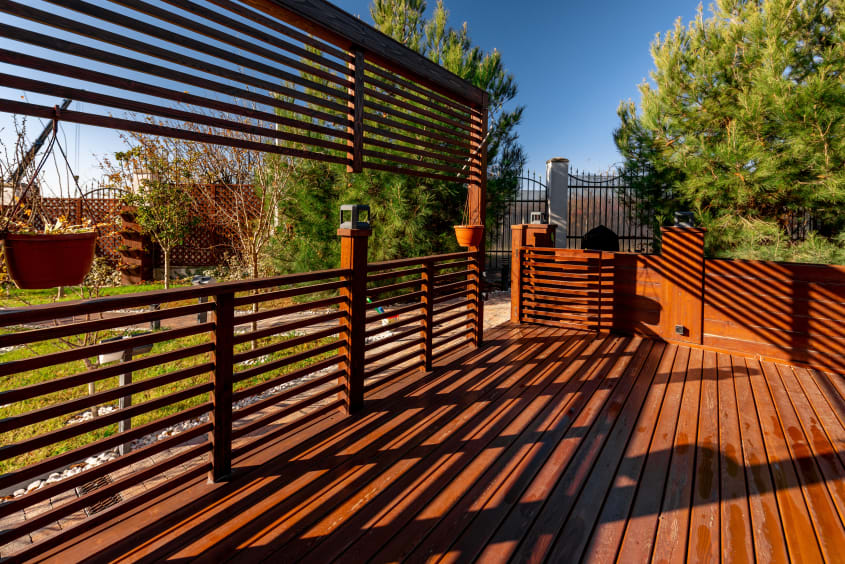 Rooftop deck with woven reed privacy screen