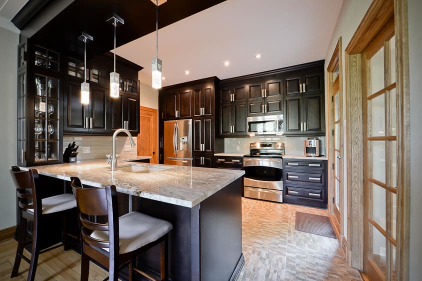 armoires sur mesure brunes
