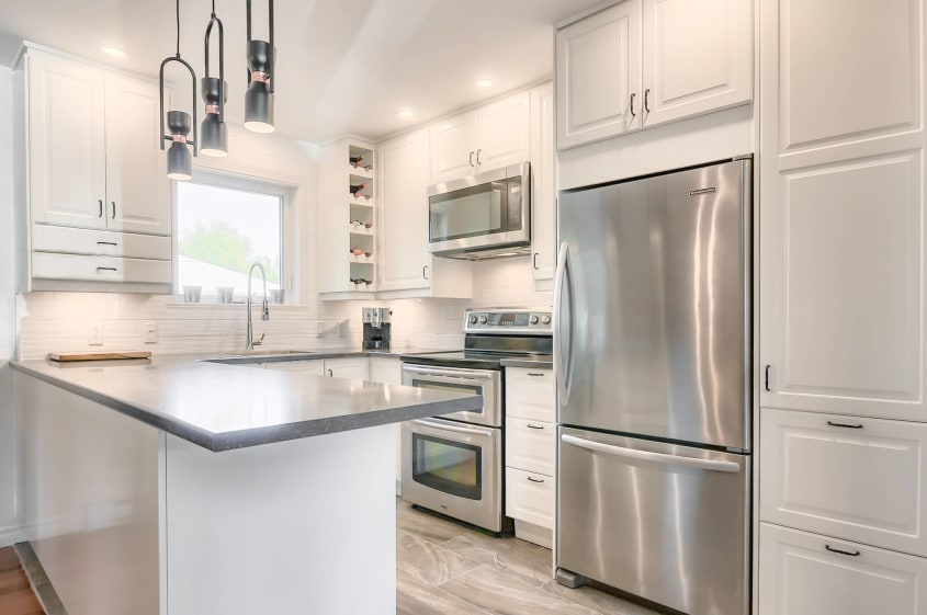 armoire_blanche_cuisine_moderne