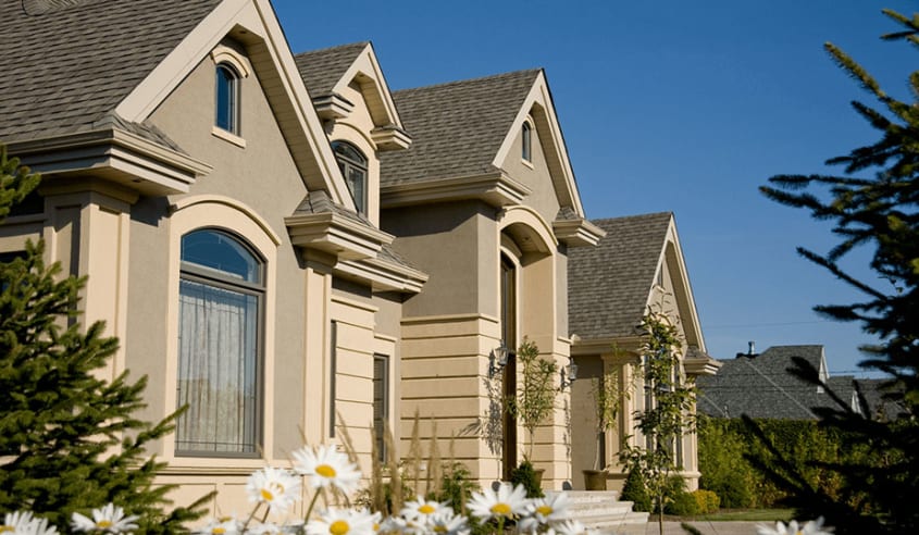 revetement exterieur en acrylique beige de maison familiale