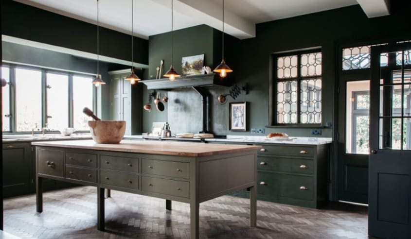 emerald-kitchen-with-big-butcher-island
