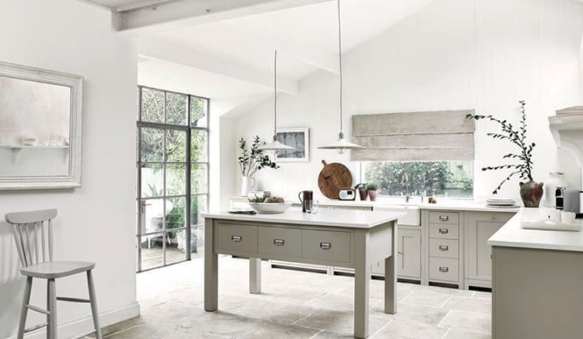 kitchen-with-light-color-palette