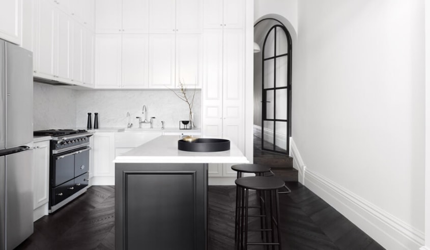 cuisine-classique-noire-et-blanche