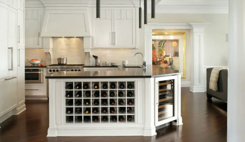 ilot-de-cuisine-avec-rack-a-vin-et-cellier