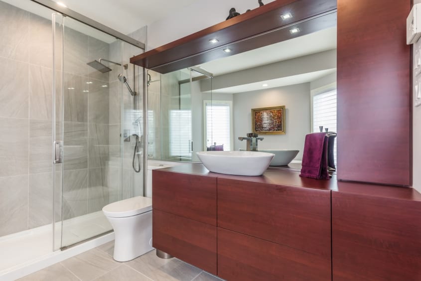 vanite et armoires salle de bain