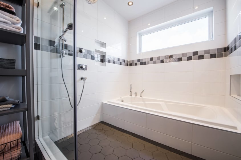 douche et bain ensemble