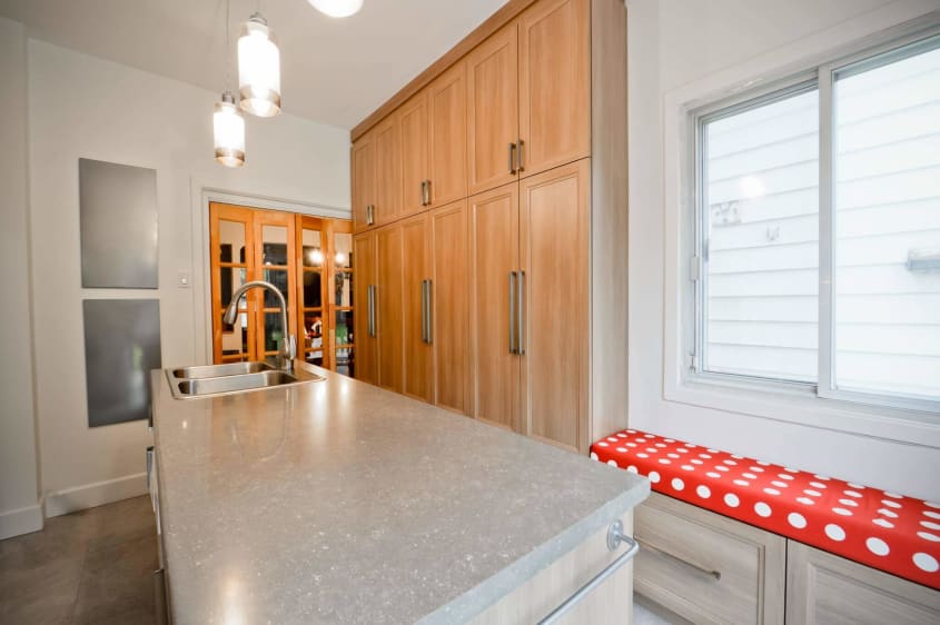rangements et armoires de bois cuisine